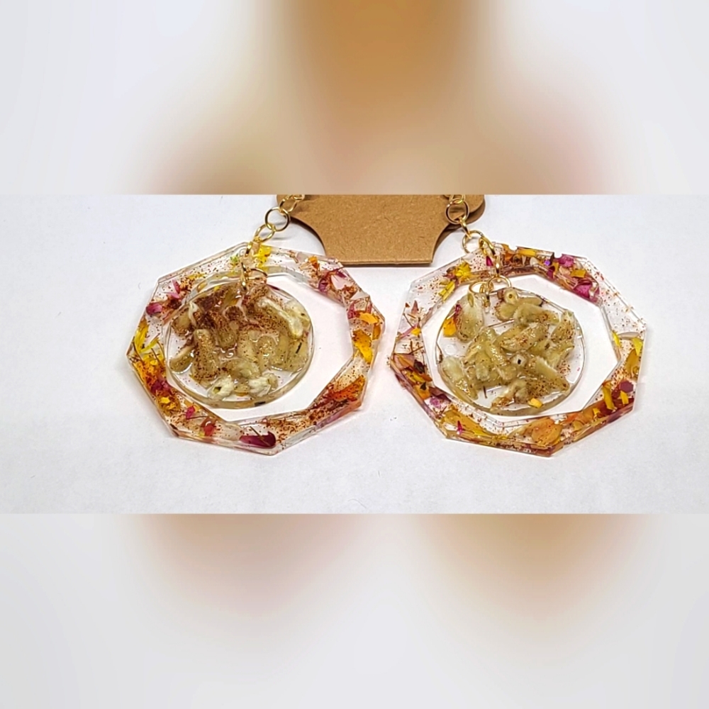 Chrysanthemum, Mallow and Cinnamon dangle earrings